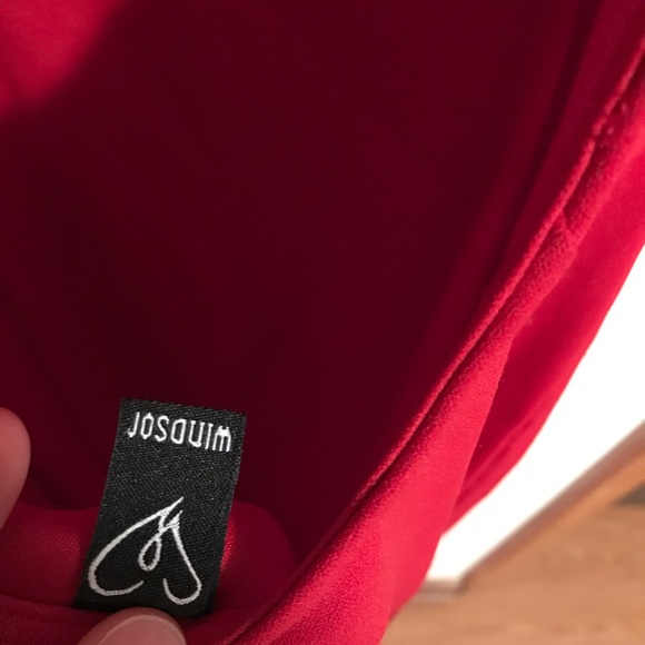 Backless Red body fitted prom/formal dress. - Picture 4 of 4